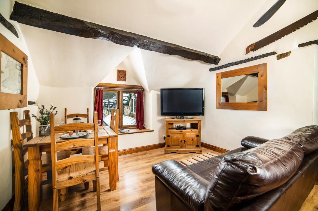 Nant Ucha Farm Villa Acrefair Exterior foto