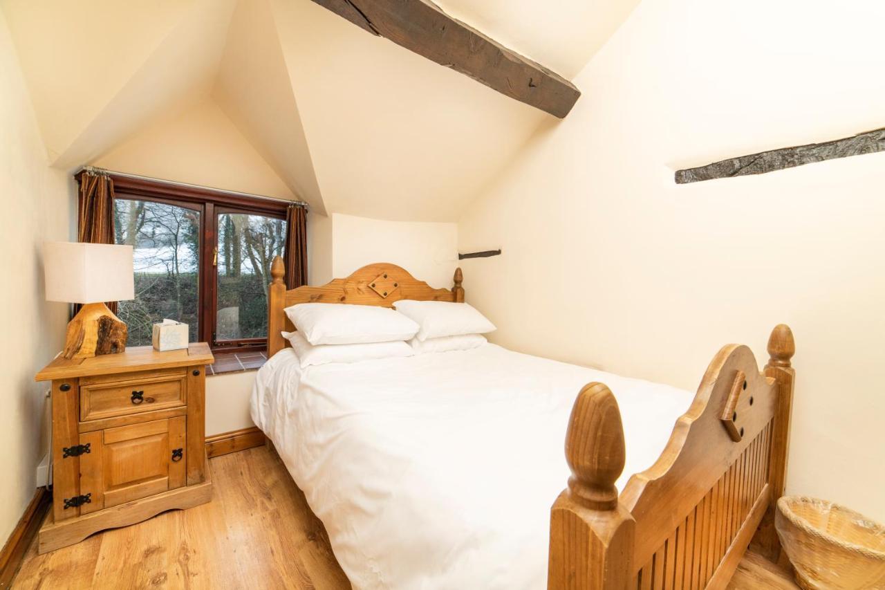 Nant Ucha Farm Villa Acrefair Exterior foto