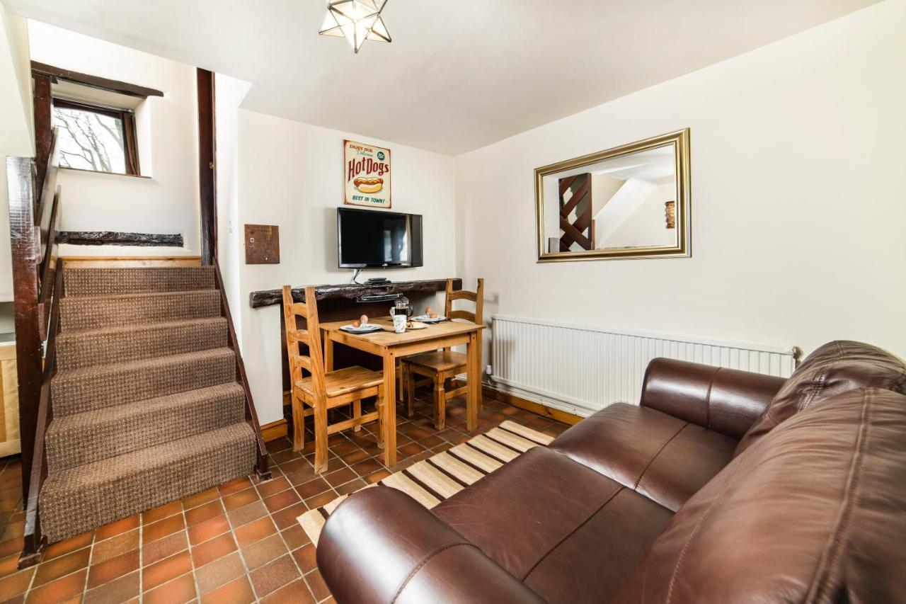 Nant Ucha Farm Villa Acrefair Exterior foto